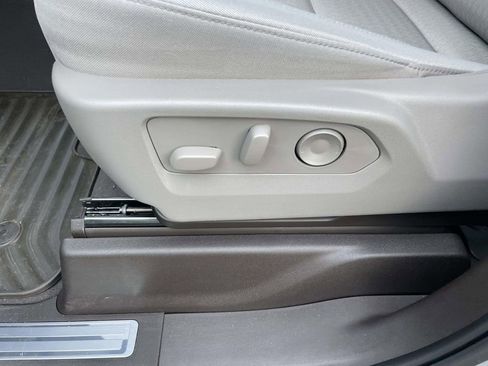 Used 2024 GMC Sierra 1500 SLE image 30