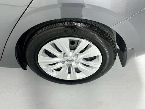 Certified 2025 Nissan Sentra S FWD image 29