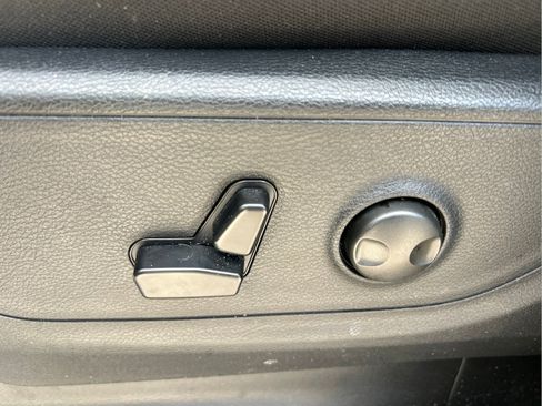 Used 2025 RAM 1500 Big Horn RWD image 26