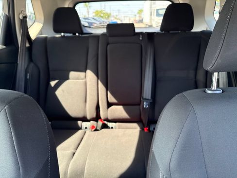 Used 2024 Nissan Rogue S FWD image 18