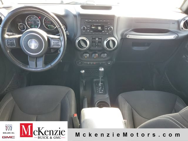 Used 2017 Jeep Wrangler Unlimited Sahara w/ Connectivity Group AWD/4WD image 23