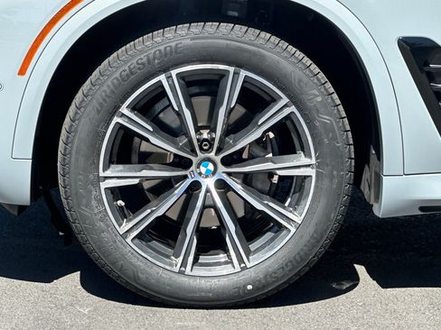 Certified 2024 BMW X5 sDrive40i w/ Executive Package RWD image 39