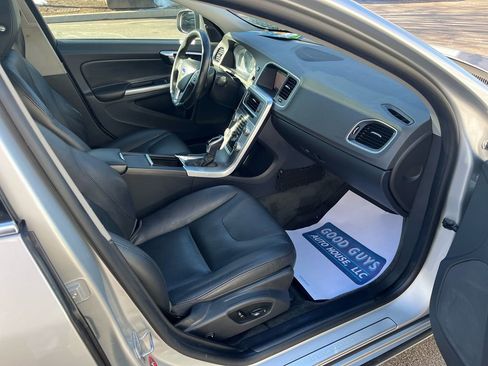 Used 2018 Volvo S60 T5 Inscription image 20