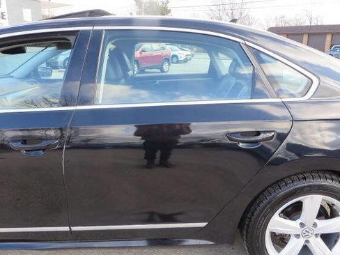 Used 2017 Volkswagen Passat 1.8T SE image 43