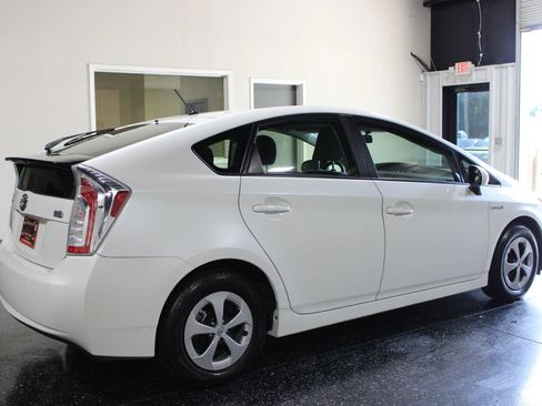 Used 2015 Toyota Prius Two FWD image 3
