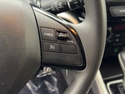 Used 2022 Mitsubishi Eclipse Cross ES image 12