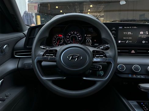 Used 2023 Hyundai Elantra SE w/ Cargo Package image 29