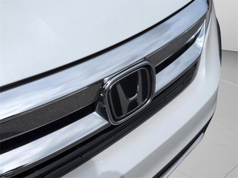 Used 2022 Honda Pilot Touring image 12