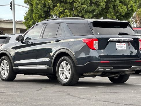 Used 2022 Ford Explorer XLT w/ Equipment Group 202A image 7