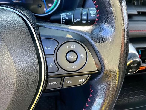 Used 2021 Toyota RAV4 SE w/ Weather & Moonroof Package AWD/4WD image 24