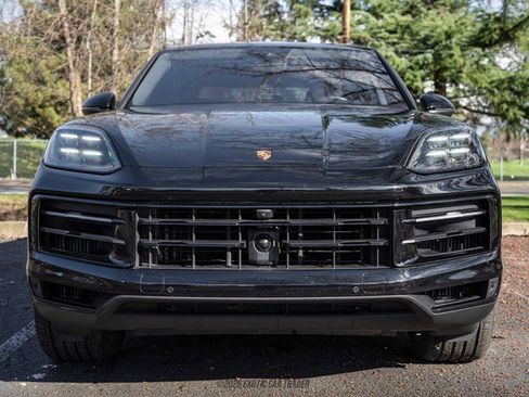 Used 2024 Porsche Cayenne S image 13