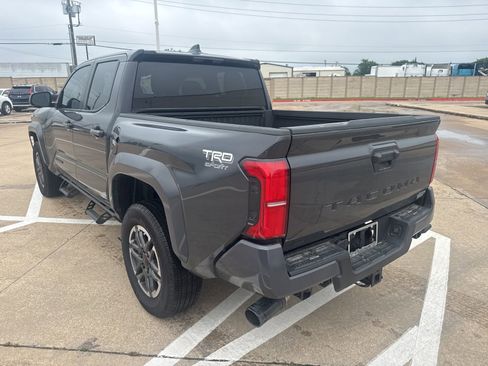Used 2025 Toyota Tacoma TRD Sport RWD image 5