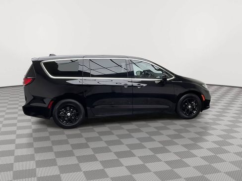 Used 2025 Chrysler Pacifica Select FWD image 38