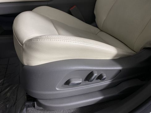 Certified 2020 Cadillac XT6 Premium Luxury image 9