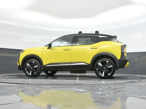 Used 2025 Nissan Kicks SR FWD image 34