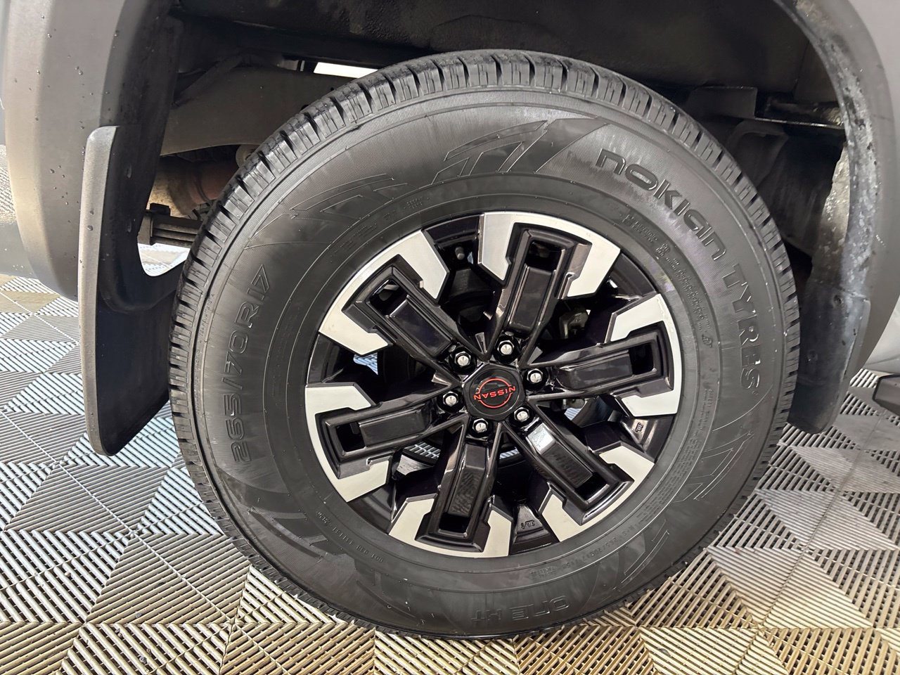 Used 2023 Nissan Frontier PRO-4X w/ Pro Convenience Package AWD/4WD image 33