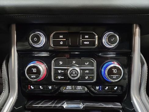 Used 2024 GMC Yukon XL Denali w/ Advanced Technology Package image 26