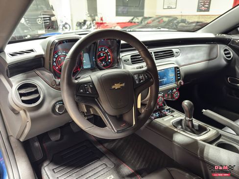 Used 2013 Chevrolet Camaro SS w/ Hot Wheels Special Edition RWD image 10
