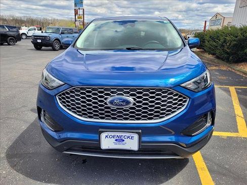 Certified 2024 Ford Edge SEL w/ Convenience Package AWD/4WD image 3