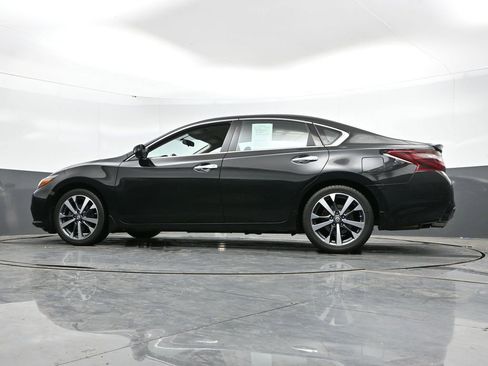 Used 2017 Nissan Altima 2.5 SR FWD image 23