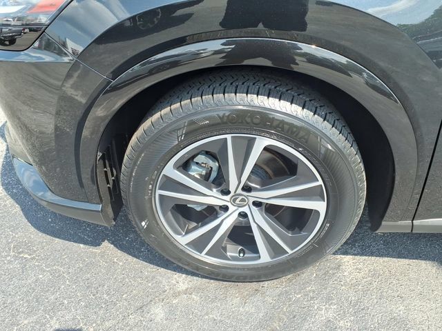 Used 2024 Lexus RX 350 Premium w/ Accessory Package (Z1) FWD image 4