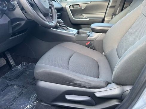 Certified 2021 Toyota RAV4 LE w/ Carpet Mat Package (TMS) AWD/4WD image 6