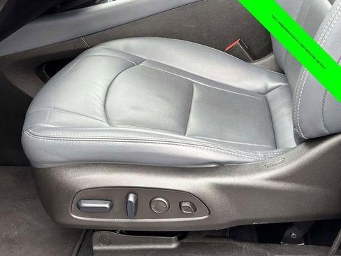 Used 2024 Buick Enclave Premium image 5