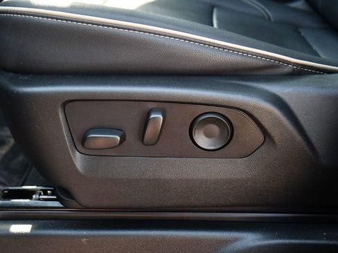 Used 2023 GMC Yukon SLT w/ SLT Premium Package AWD/4WD image 26