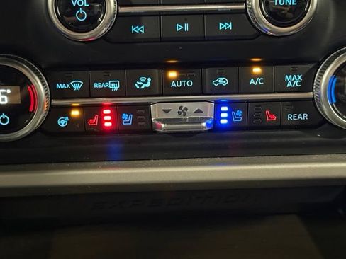 Used 2024 Ford Expedition Limited AWD/4WD image 29