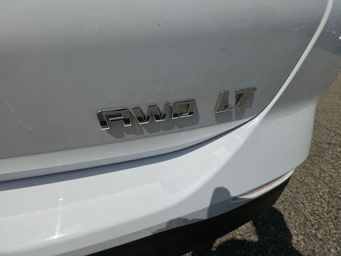 Used 2023 Chevrolet Equinox LT image 32