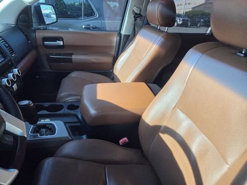 Used 2014 Toyota Sequoia Platinum AWD/4WD image 4