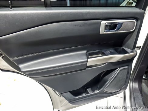 Used 2022 Ford Explorer XLT w/ Equipment Group 202A image 30