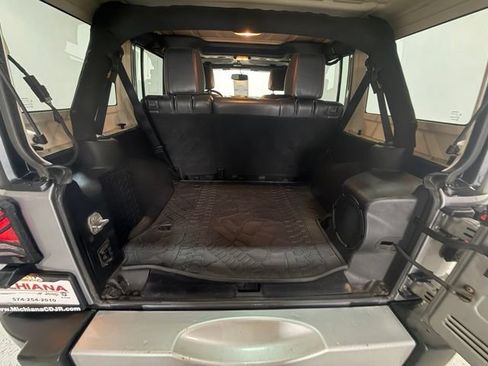 Used 2014 Jeep Wrangler Unlimited Sahara w/ Connectivity Group AWD/4WD image 10