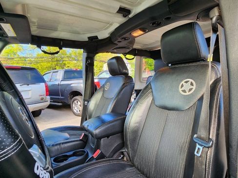 Used 2014 Jeep Wrangler Unlimited Sport AWD/4WD image 31