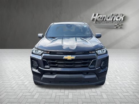 Used 2024 Chevrolet Colorado LT AWD/4WD image 3