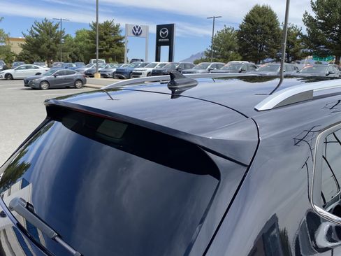 Certified 2023 Volkswagen Taos SE FWD image 24