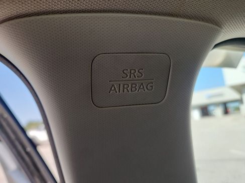 Used 2025 Nissan Altima 2.5 SV FWD image 13