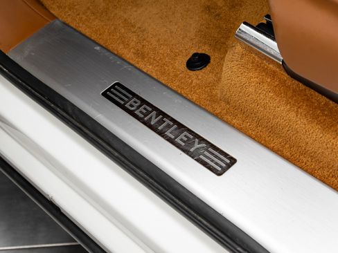 Used 2019 Bentley Bentayga image 49