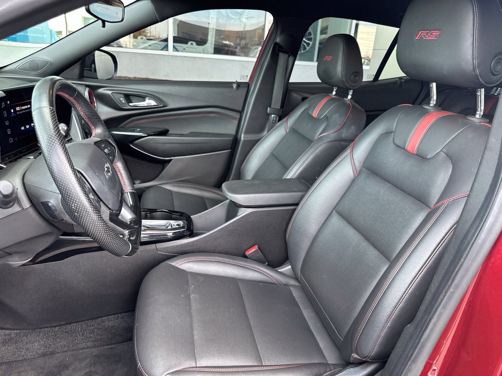 Used 2024 Chevrolet Trax RS FWD image 17