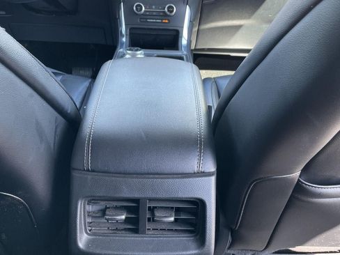 Used 2022 Ford Edge Titanium AWD/4WD image 14