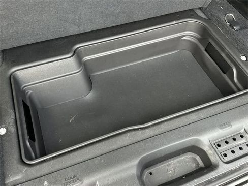 Used 2019 Jeep Wrangler Unlimited Sahara image 23