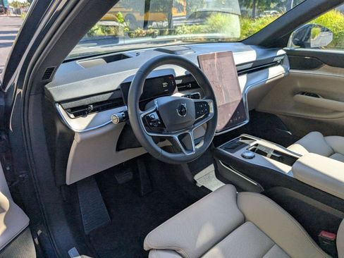 Used 2025 Volvo EX90 Ultra AWD/4WD image 6