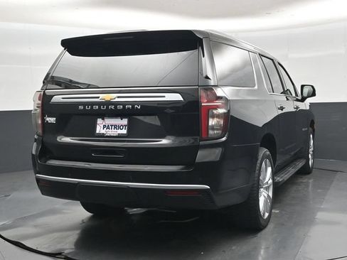 Used 2024 Chevrolet Suburban High Country AWD/4WD image 2