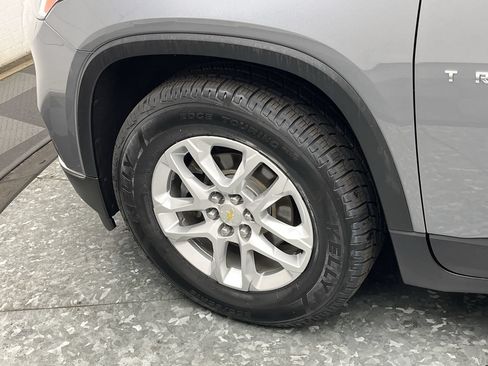 Used 2019 Chevrolet Traverse LT FWD image 33