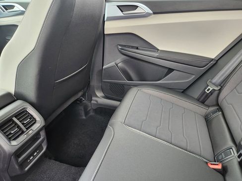 New 2026 Volkswagen Taos SE AWD/4WD image 15