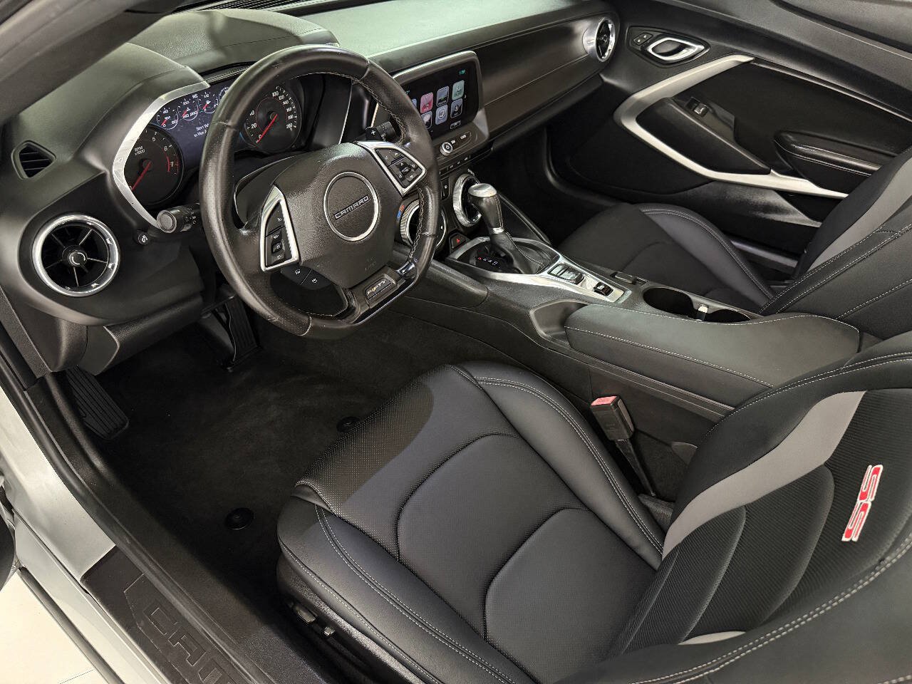 Used 2017 Chevrolet Camaro SS RWD image 45
