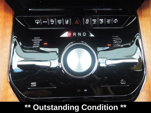 Used 2023 Jeep Grand Wagoneer Series III AWD/4WD image 21