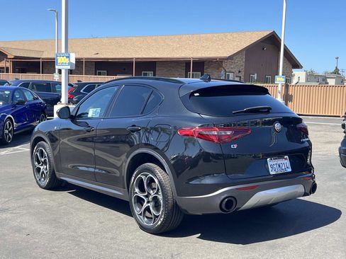 Used 2023 Alfa Romeo Stelvio Ti AWD/4WD image 3