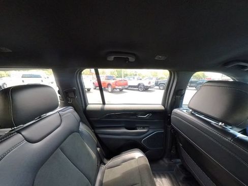 Used 2021 Jeep Grand Cherokee L Laredo AWD/4WD image 33