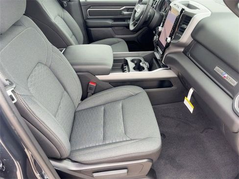 New 2026 RAM 1500 4x4 Crew Cab image 30